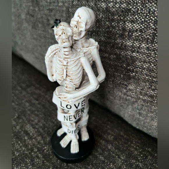 Ashland Other - NWT Love Never Dies Skeleton Couple Tabletop Decor